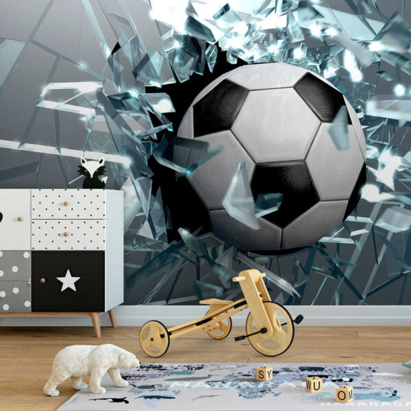 Palla da calcio che sfonda il vetro Palla da calcio che sfonda il vetro