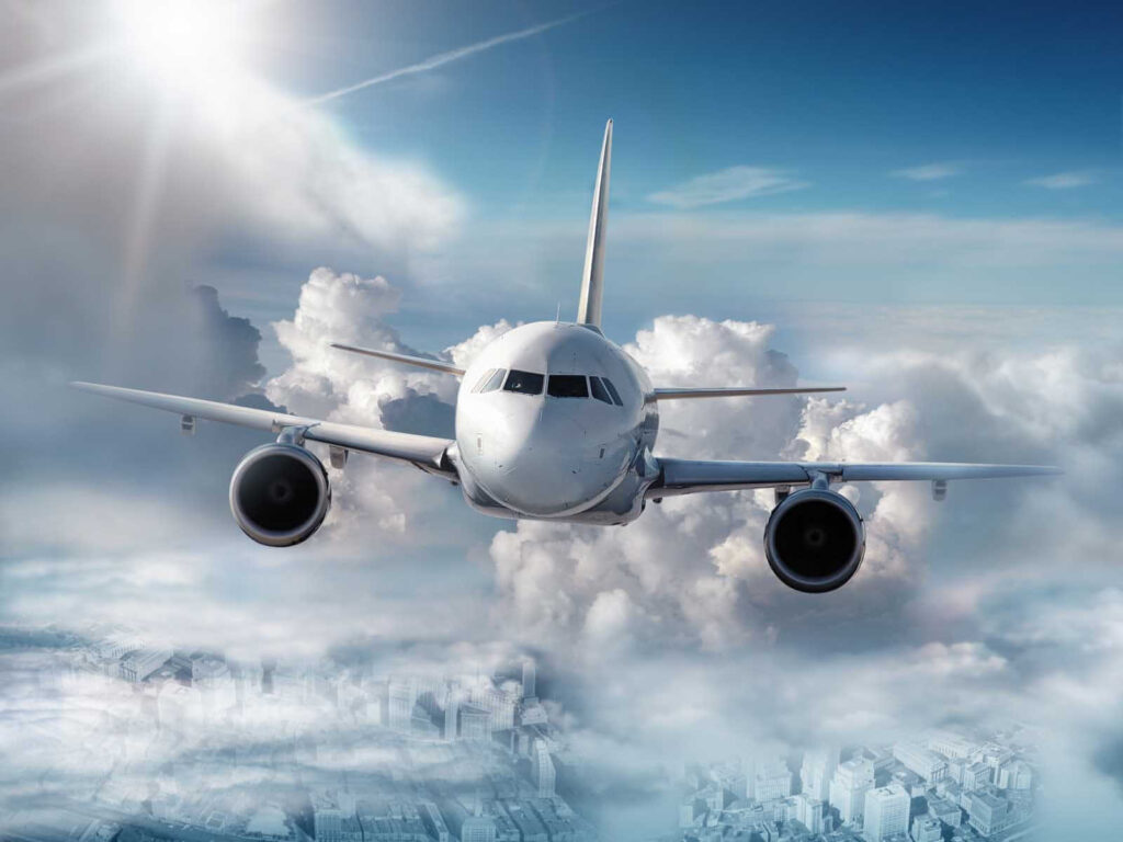 Un aereo che vola nel cielo Un aereo che vola nel cielo