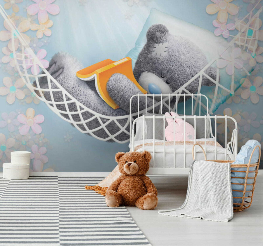 Orsetto che dorme su un'amaca