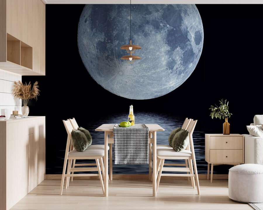 Luna piena sull'acqua