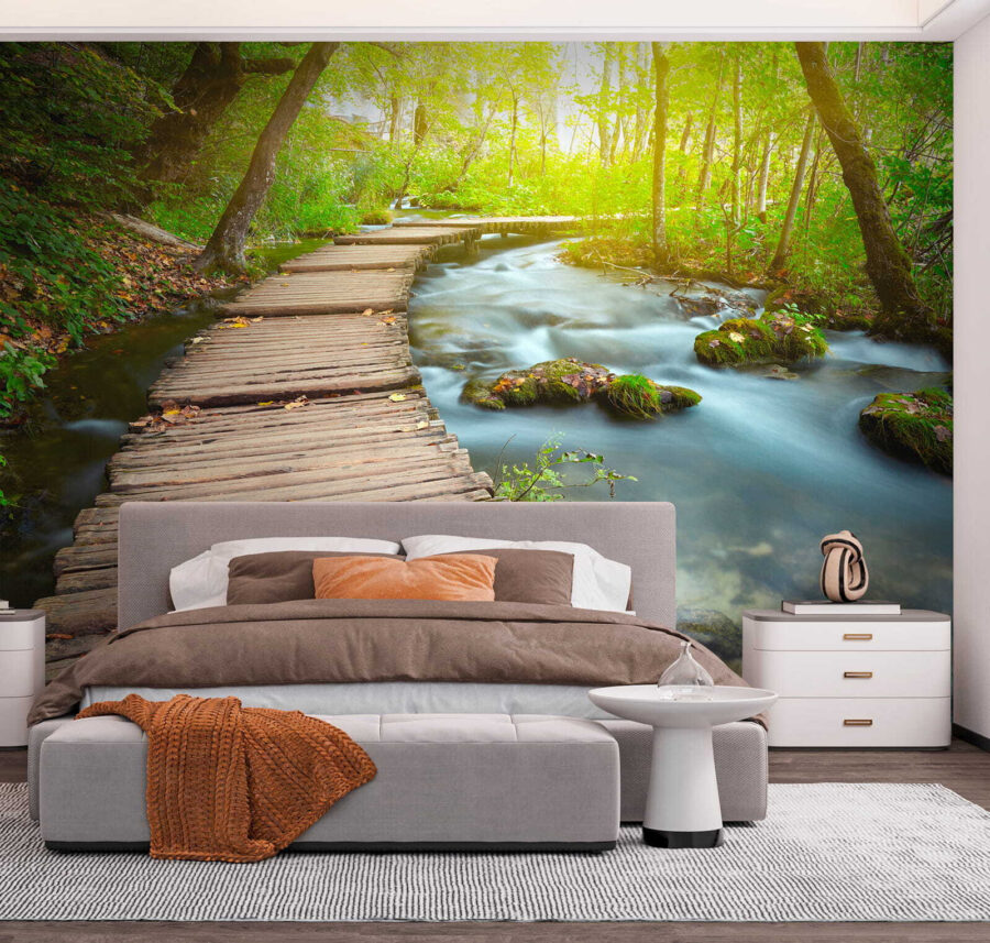 Ponte di legno su un fiume Ponte di legno su un fiume