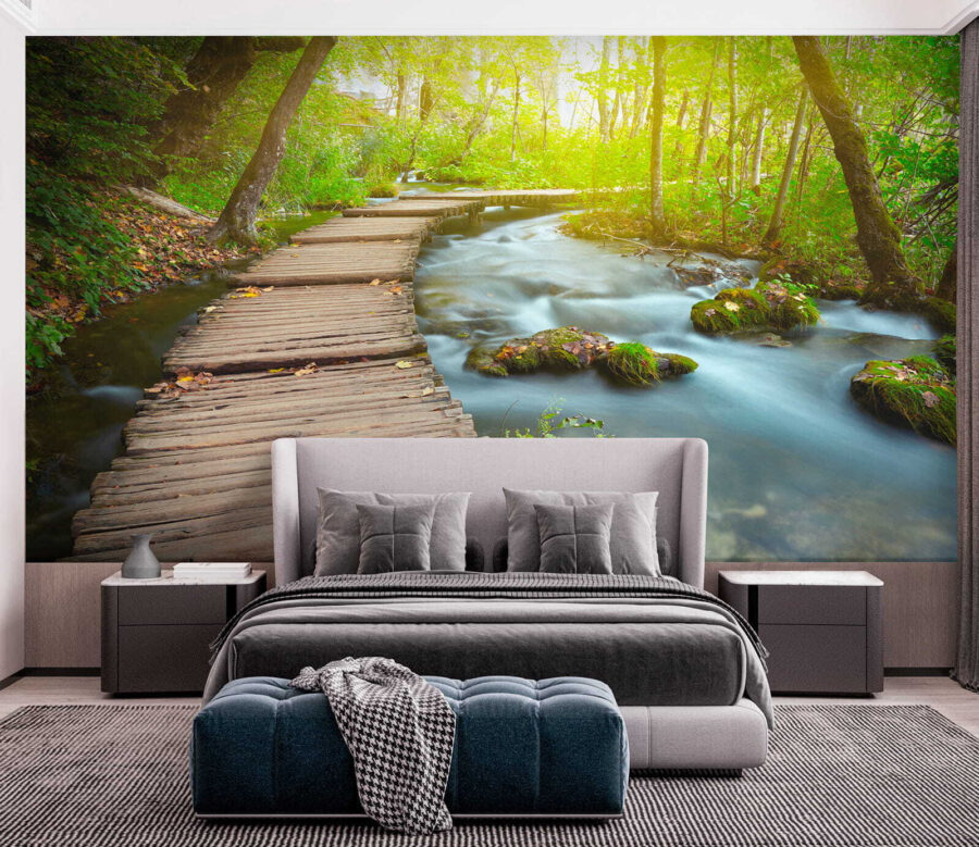 Ponte di legno su un fiume Ponte di legno su un fiume