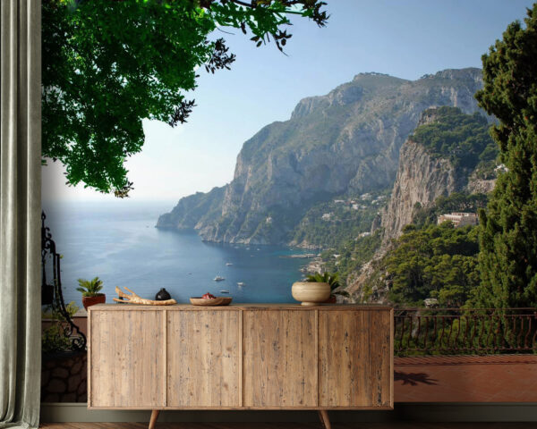 Balcone con vista su uno specchio d'acqua Balcone con vista su uno specchio d'acqua