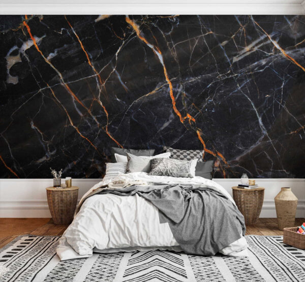 Marmo nero con venature arancio fuoco. Marmo nero con venature arancio fuoco.