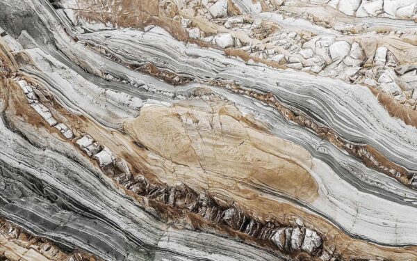 Motivi sorprendenti nella pietra naturale. Motivi sorprendenti nella pietra naturale.