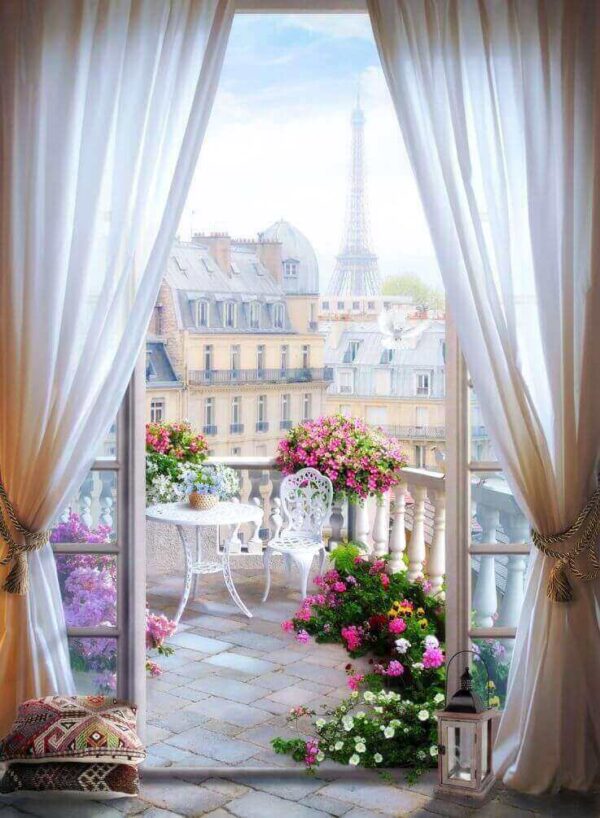 Veduta di un balcone con vista sulla torre eiffel dalla finestra Veduta di un balcone con vista sulla torre eiffel dalla finestra