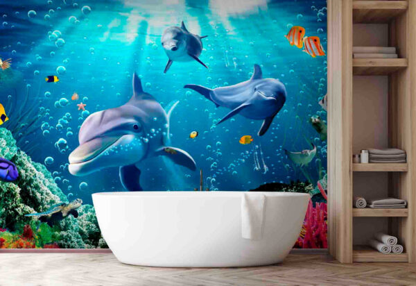 Gruppo di delfini che nuota in acqua Gruppo di delfini che nuota in acqua