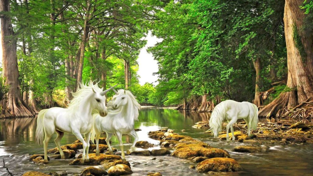 Gruppo di unicorni bianchi in un fiume Gruppo di unicorni bianchi in un fiume