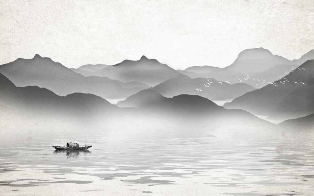 Barca sull'acqua con montagne sullo sfondo Barca sull'acqua con montagne sullo sfondo