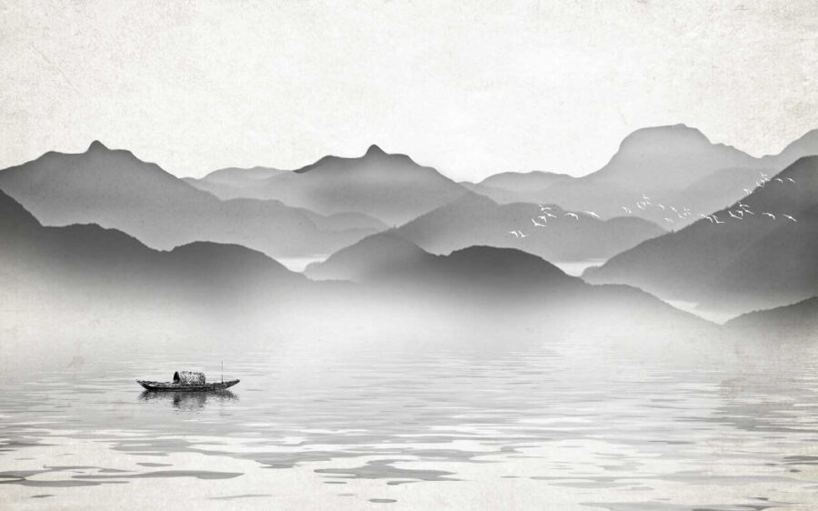 Barca sull'acqua con montagne sullo sfondo Barca sull'acqua con montagne sullo sfondo