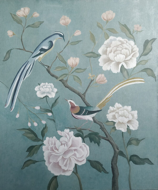 Pittura di uccelli su un ramo con fiori Pittura di uccelli su un ramo con fiori