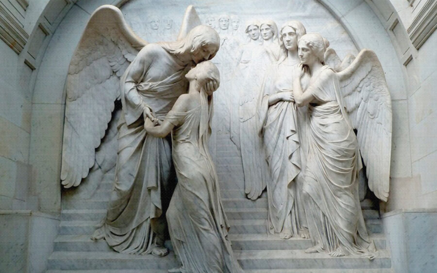 Statua di un uomo che bacia una donna