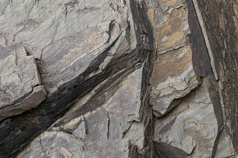 Modelli naturali in formazioni rocciose stratificate