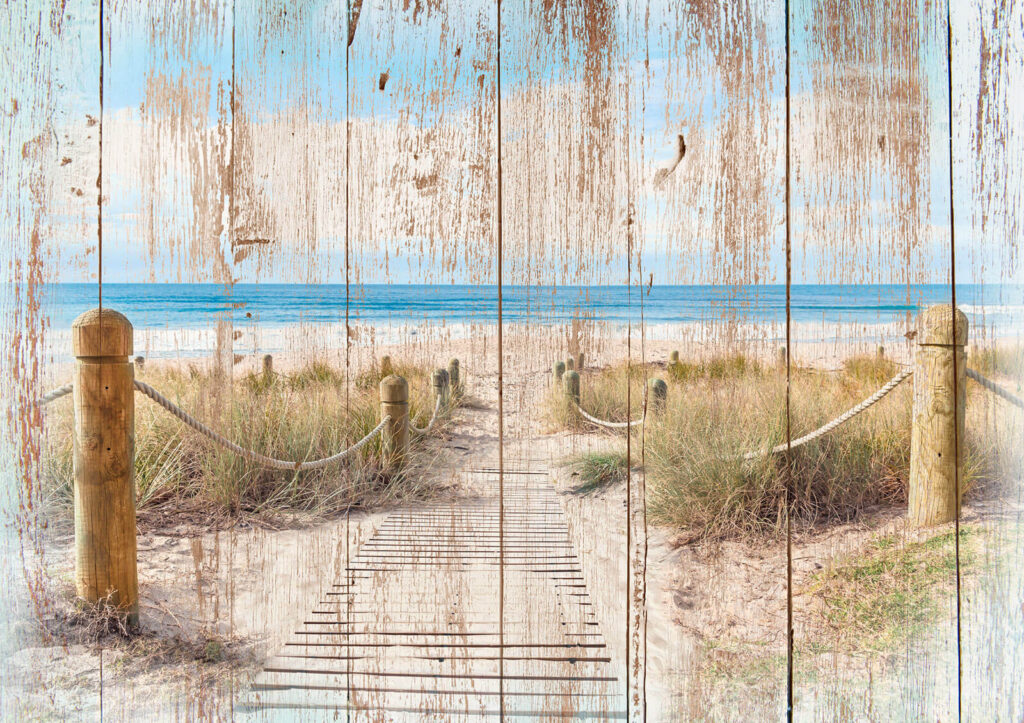 Sentiero di legno che porta alla spiaggia Sentiero di legno che porta alla spiaggia