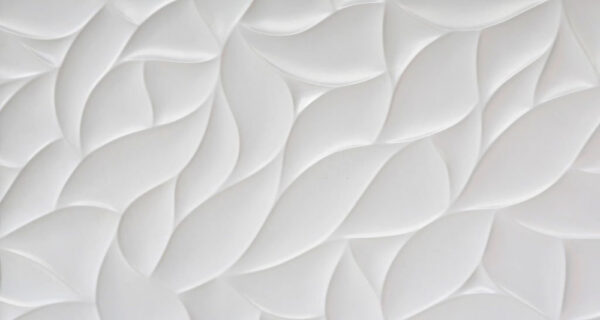 Superficie bianca con linee ondulate Superficie bianca con linee ondulate