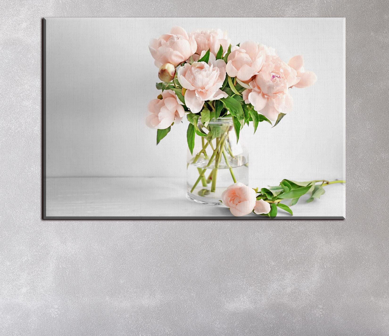 A vase of pink flowers