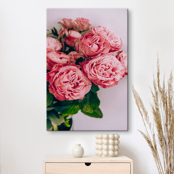 A group of pink flowers