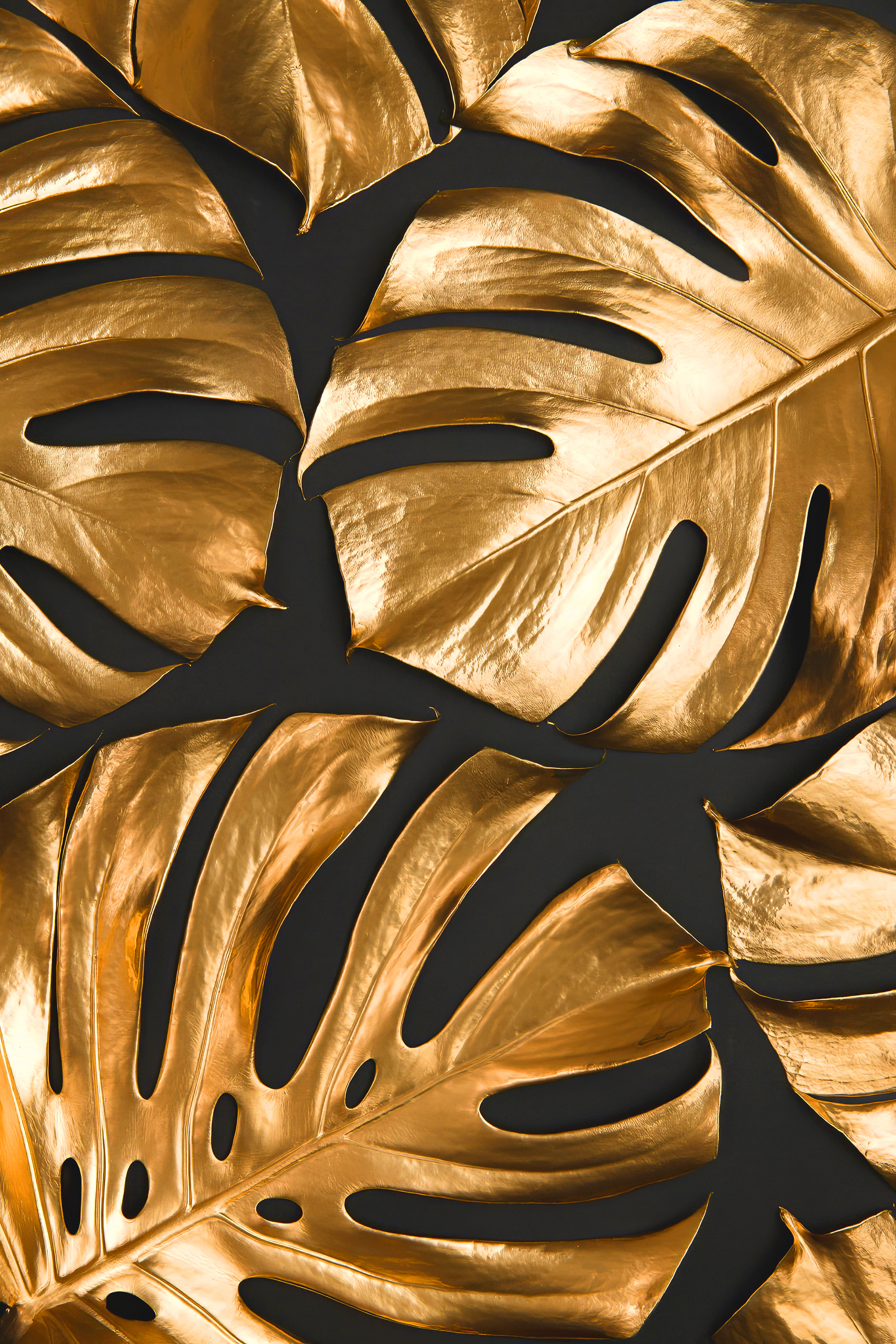 Gleaming metallic leaves, dramatic allure