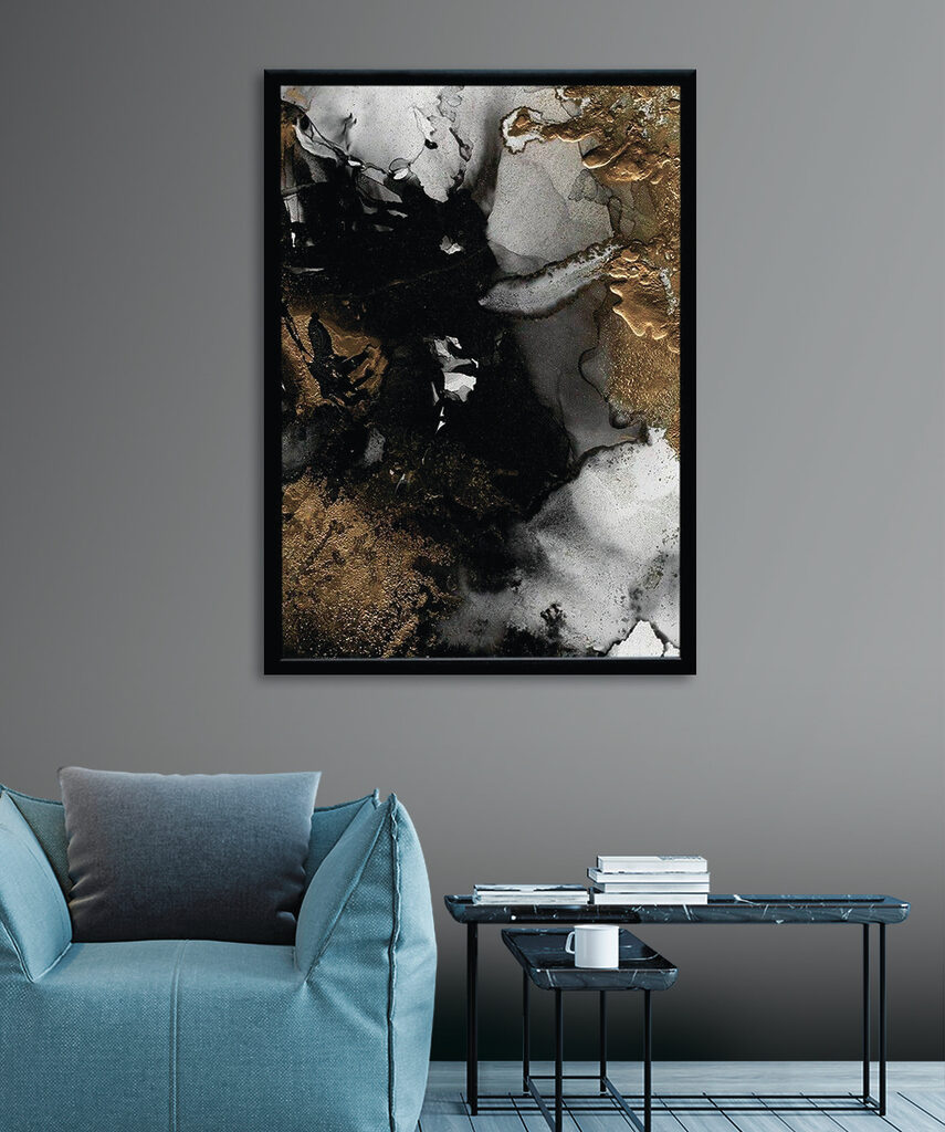 Elegant chaos in black and white