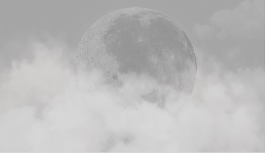 Una luna tra le nuvole Una luna tra le nuvole