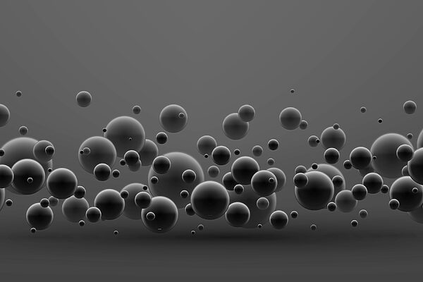 s37313p 600x400 - Un gruppo di palline nere - tegory