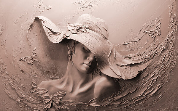 Una scultura di donna con cappello Una scultura di donna con cappello