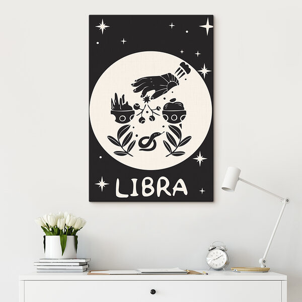 Quadri Un cerchio in bianco e nero con una mano e degli oggetti sopra (COD: s39292) Quadri Quadri Un cerchio in bianco e nero con una mano e degli oggetti sopra (COD: s39292)