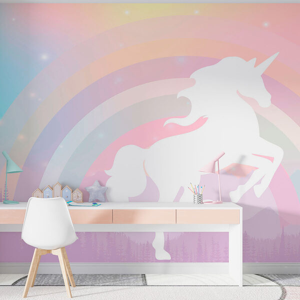 Un unicorno con arcobaleno e montagne Un unicorno con arcobaleno e montagne