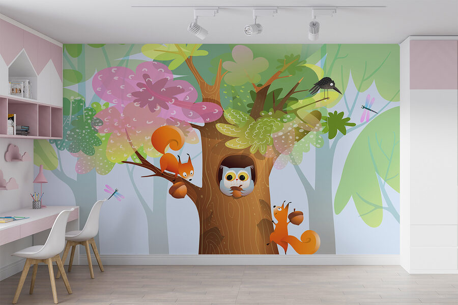 Cartone animato di animali su un albero