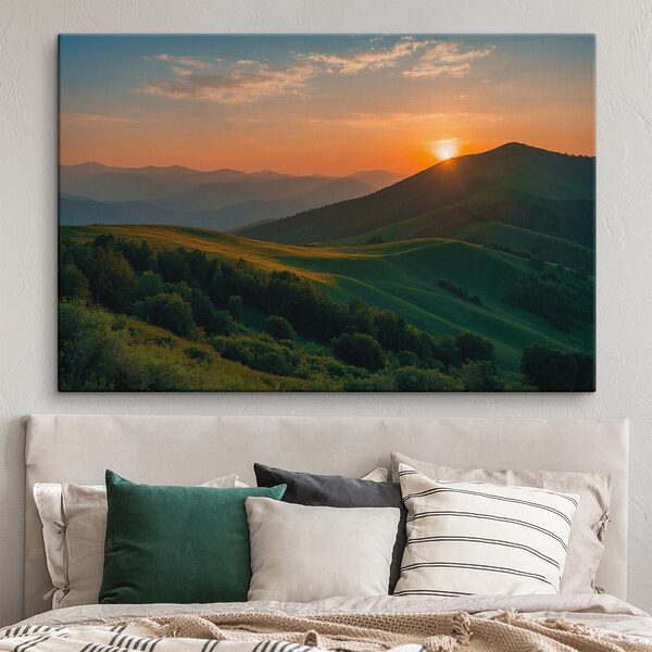 Quadri Tramonto su una collina verde (COD: s41045) Quadri Quadri Tramonto su una collina verde (COD: s41045)