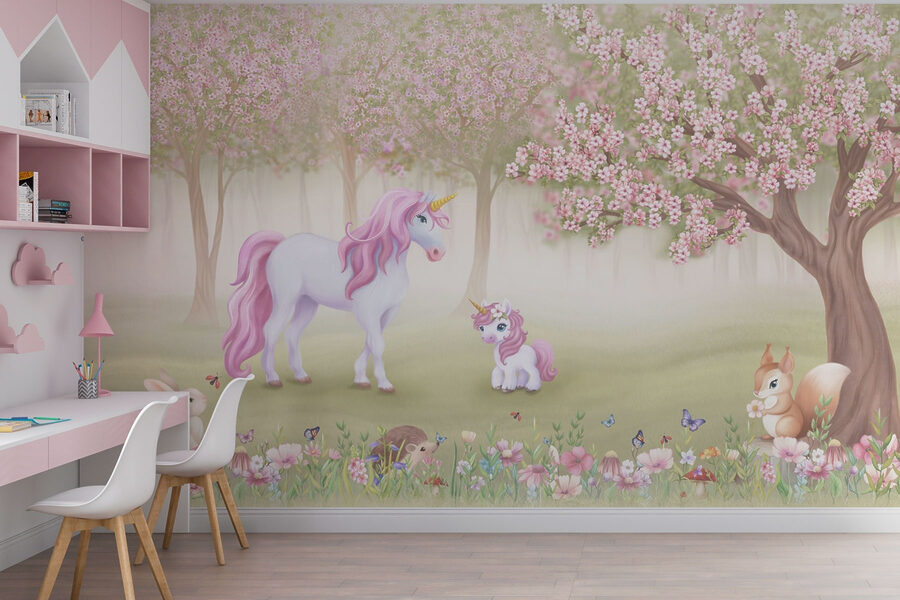 Unicorno e scoiattolo in una foresta