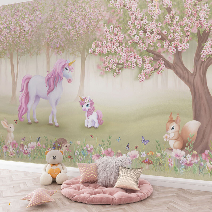 Unicorno e scoiattolo in una foresta