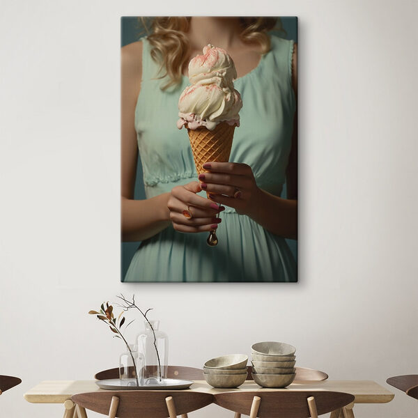 Quadri Quadri Donna con un cono gelato in mano (COD: s41664)