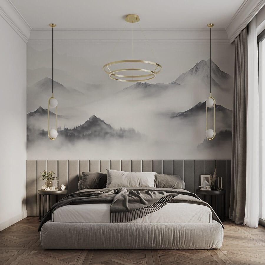 Catena montuosa con nebbia