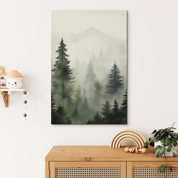Foresta avvolta dalla nebbia con alberi e una montagna sullo sfondo Quadri Foresta avvolta dalla nebbia con alberi e una montagna sullo sfondo