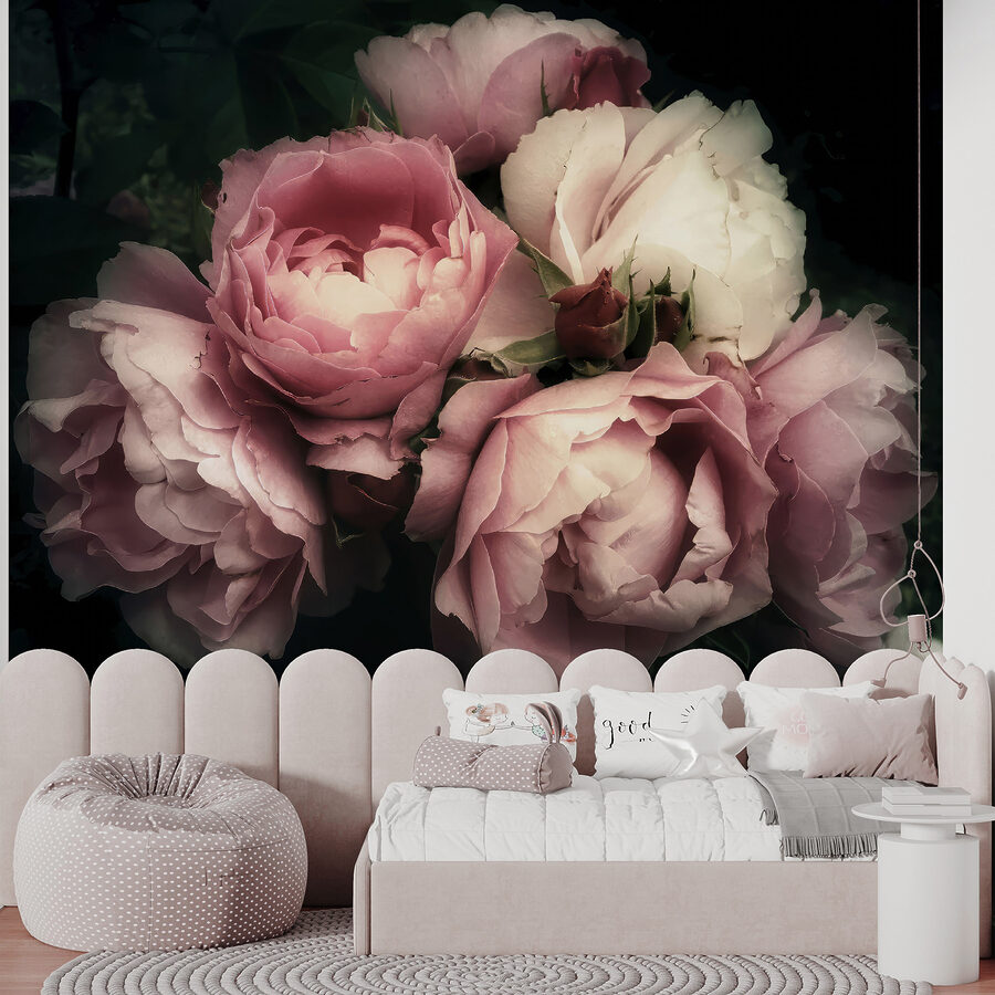 Gruppo di rose rosa e bianche