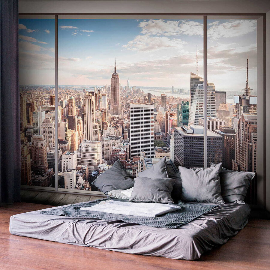 Ampia finestra con vista sulla città