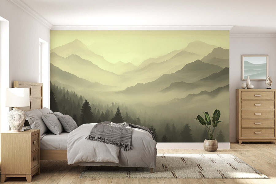 Paesaggio montano nebbioso con alberi