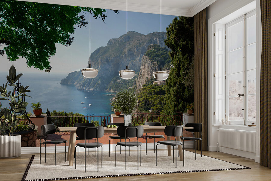 Balcone con vista su uno specchio d'acqua