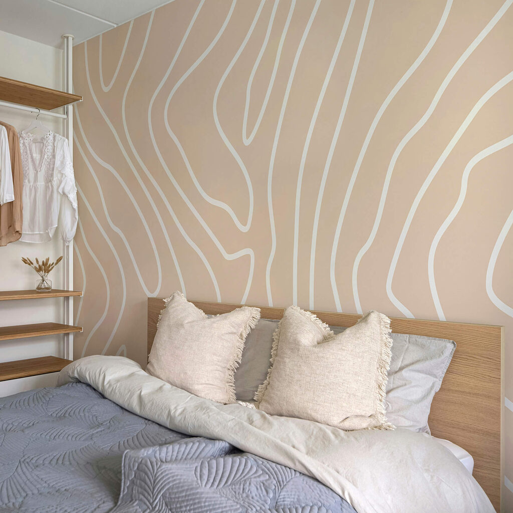 Linee bianche su sfondo rosa