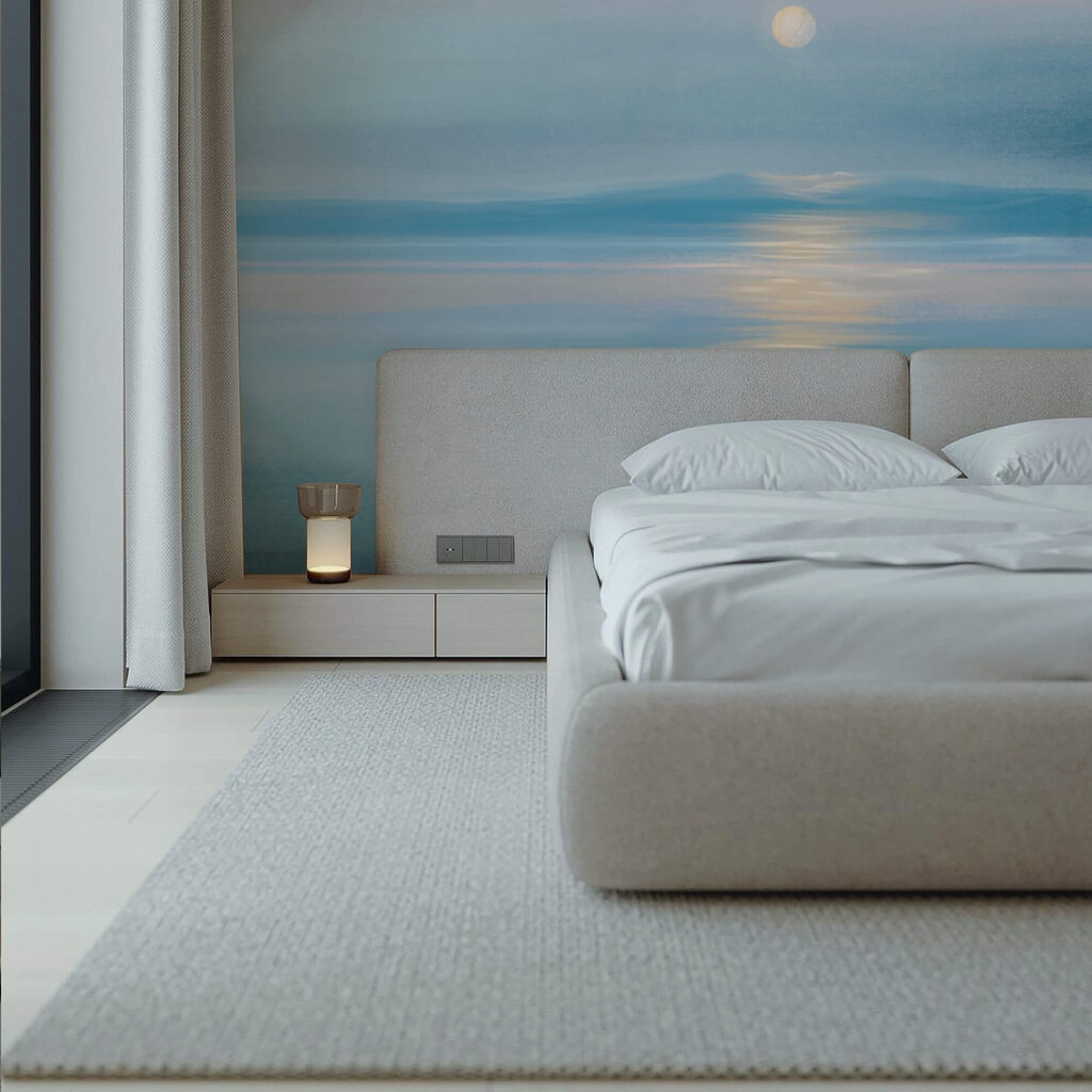 Luna su uno specchio d'acqua