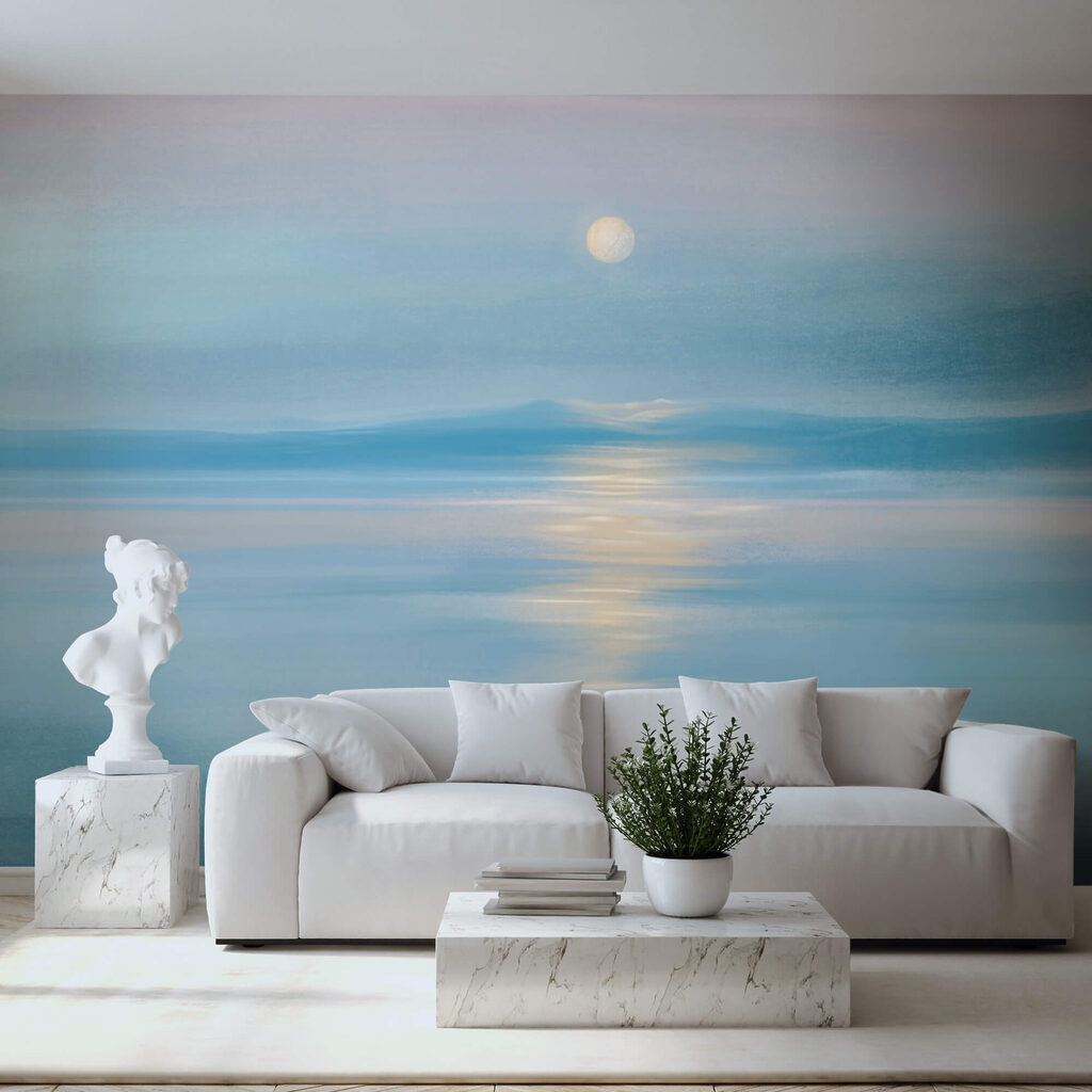 Luna su uno specchio d'acqua