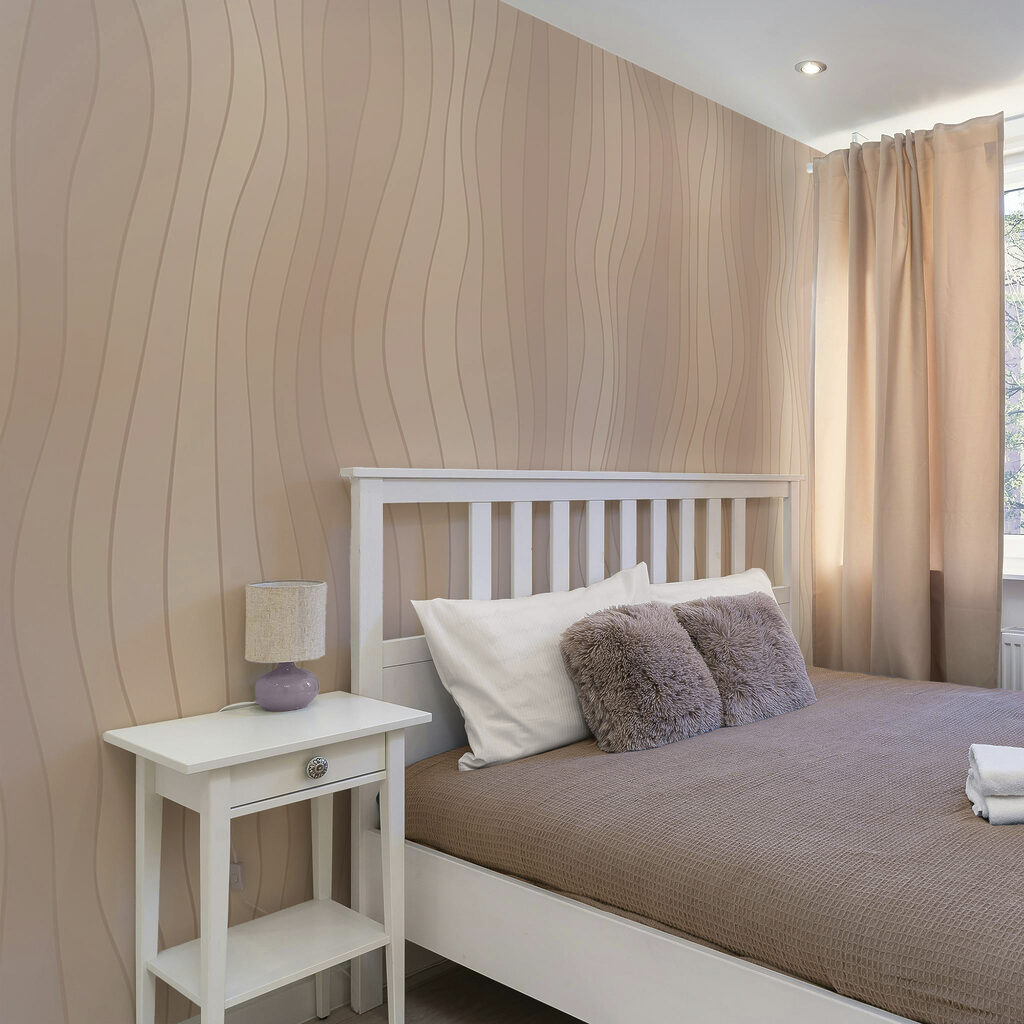 Curve morbide e fluide in tonalità delicate Curve morbide e fluide in tonalità delicate