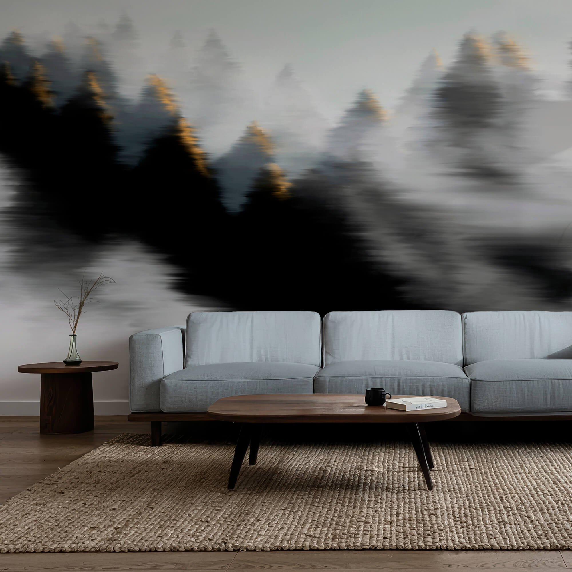 Foresta nebbiosa con alberi