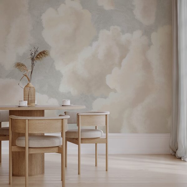 Morbide nuvole alla deriva in un cielo sereno