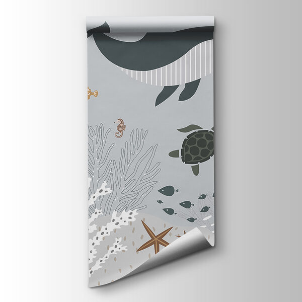 Sea life with fish and seaweed