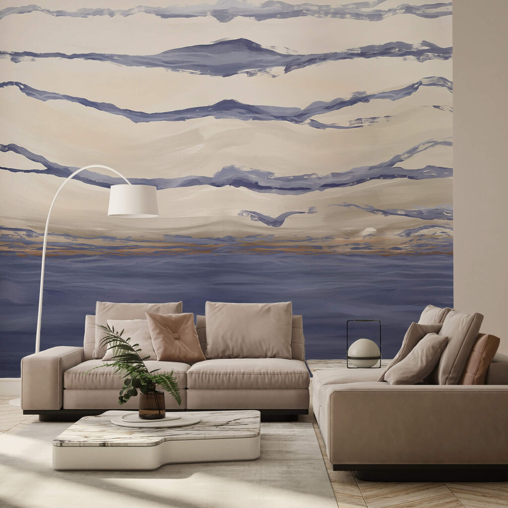 Acqua con onde e uccelli in volo