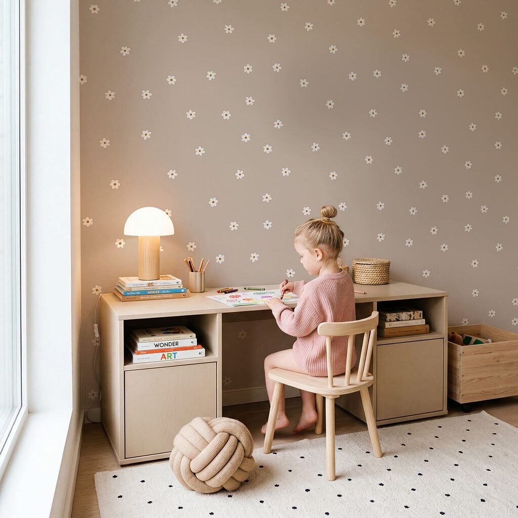 Motivo composto da piccoli fiori bianchi su uno sfondo color cuoio