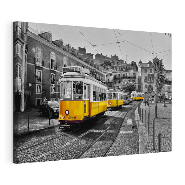 Un carrello giallo per strada Quadri Un carrello giallo per strada