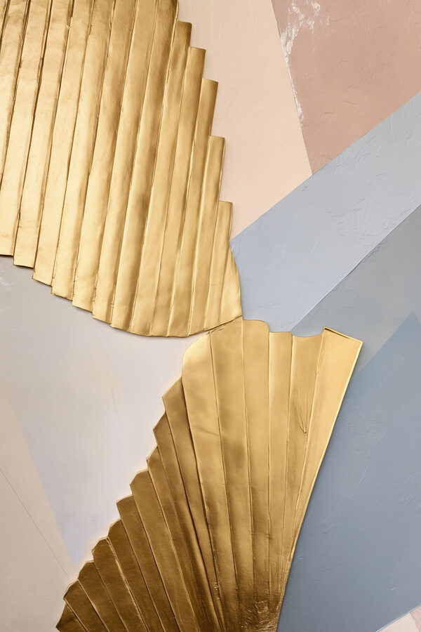 Elegant fan-shaped design with soft colors
